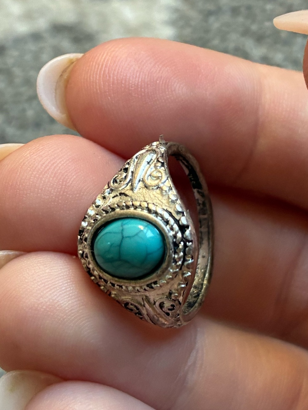 Turquoise Oval Stone Silver-Tone Bohemian Ring - Women Jewelry - Picture 3 of 3